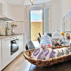 Appartement T4 Pour 6-8 Pers+terrasse Proche Du Cours Julien, Marseille