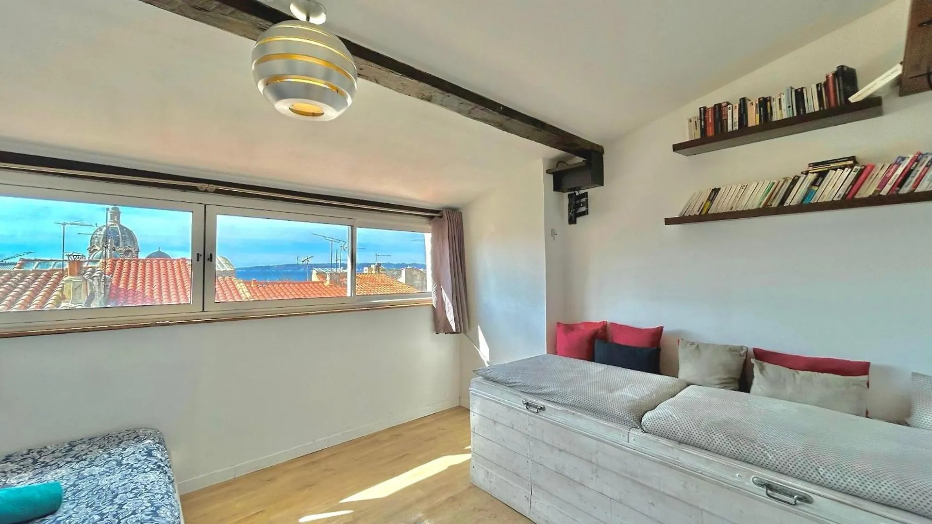 Appartement Duplex Panier à Marseille 0*,  France